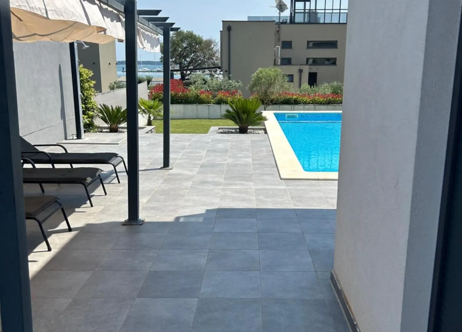 Villa Korina , Pomer 0*,